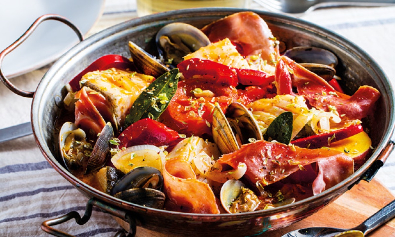 Cataplana de bacalhau com camarão
